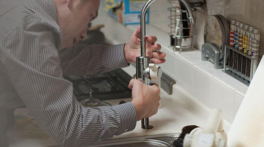 Expert burst pipe repair services in Thonotosassa, FL